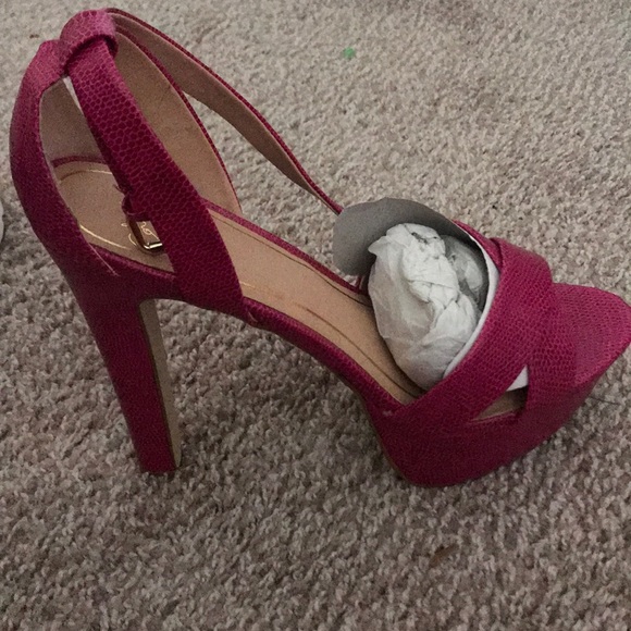 Colin Stuart crisscross platform shoe - Picture 4 of 4